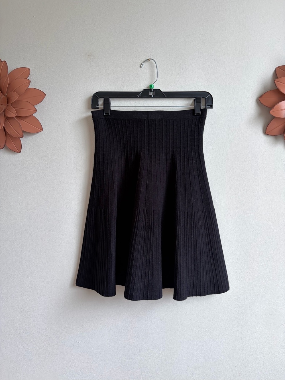 BCBGMAXAZRIA Black Ribbed Knit Skater Skirt
